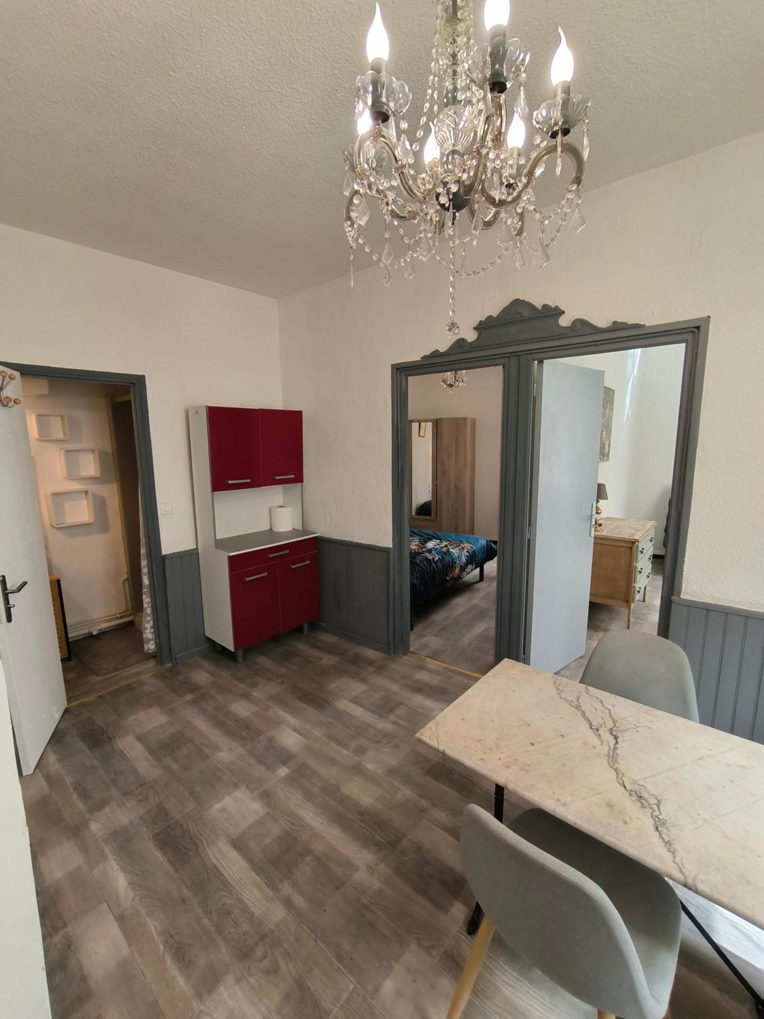 Appartement Chaleureux Dans Le Centre De Béziers Esterno foto