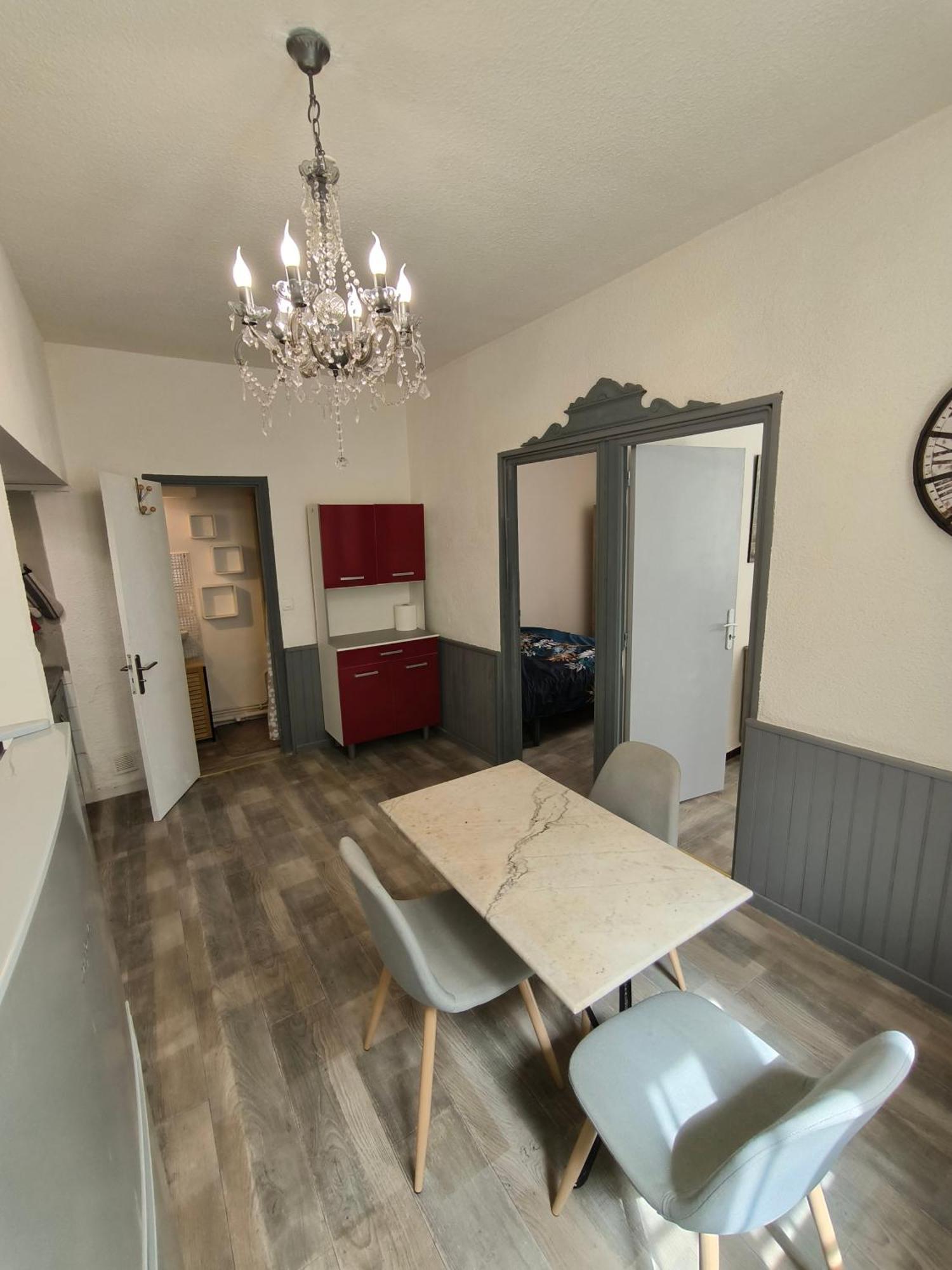 Appartement Chaleureux Dans Le Centre De Béziers Esterno foto