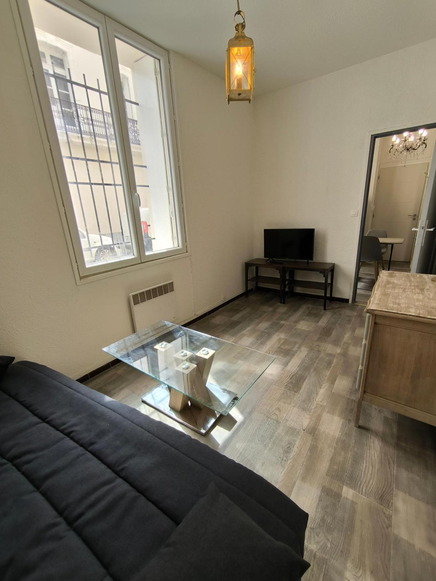 Appartement Chaleureux Dans Le Centre De Béziers Esterno foto