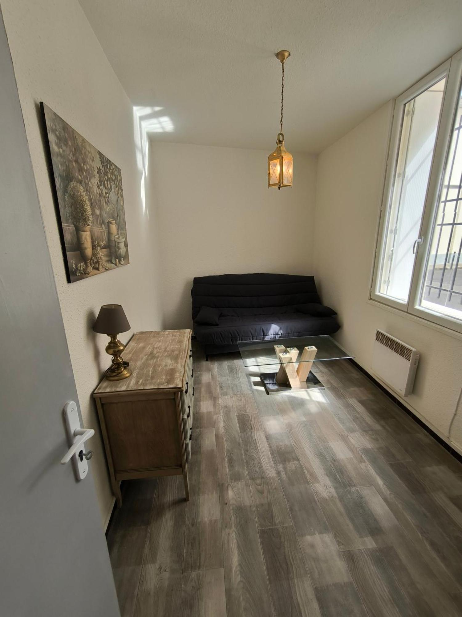 Appartement Chaleureux Dans Le Centre De Béziers Esterno foto