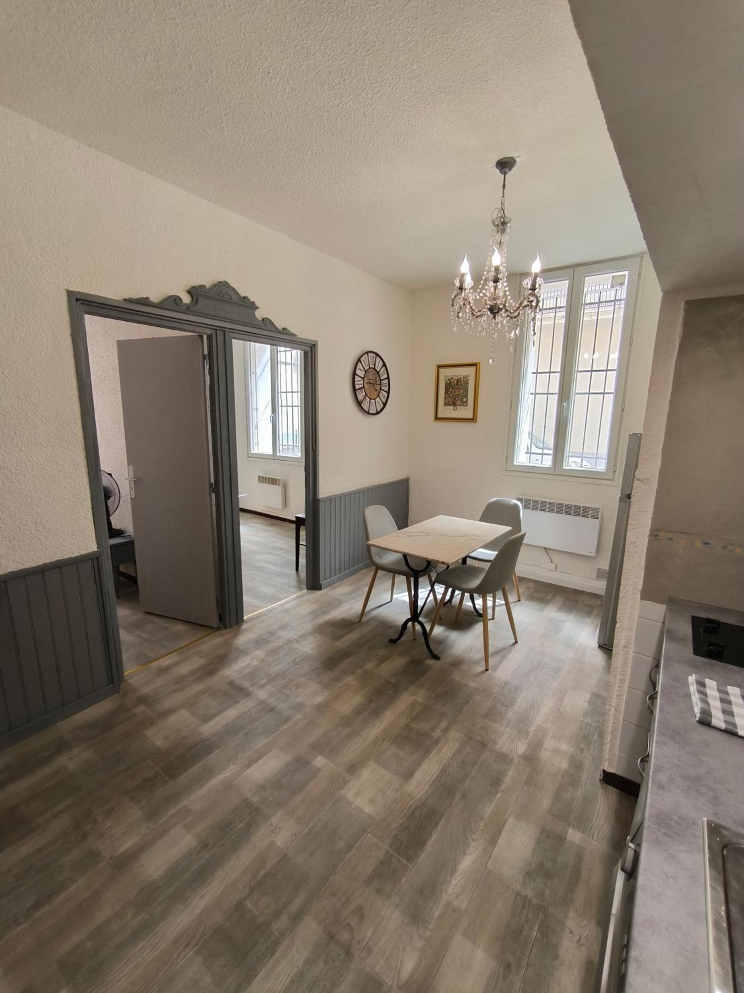 Appartement Chaleureux Dans Le Centre De Béziers Esterno foto