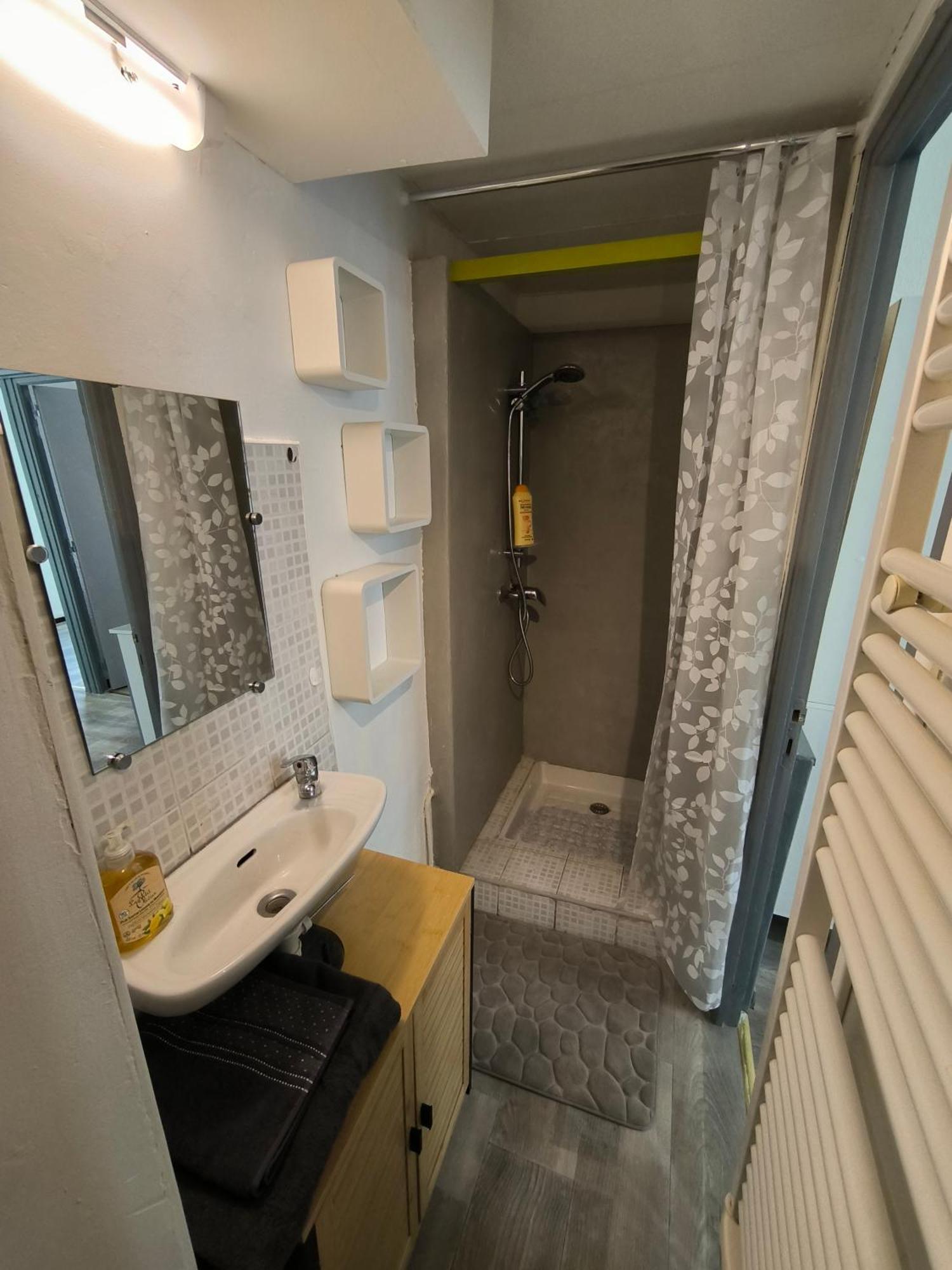 Appartement Chaleureux Dans Le Centre De Béziers Esterno foto